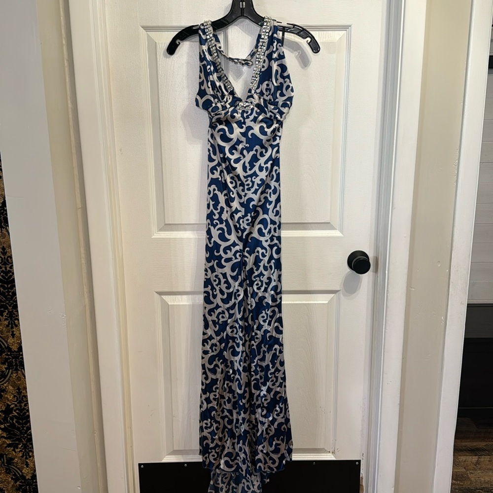 bebe Satin Halter-neck Gown; Navy/Silver Small